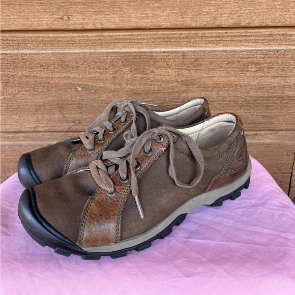 Keen Shoes - Keen Sisters leather and suede hiking boot shoe. Women’s size 8 VGUC